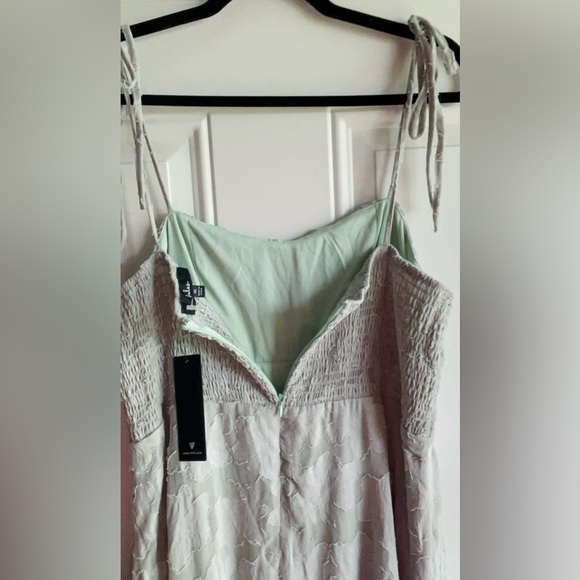 NWT Lulus Sweet Sentiments Sage Green Jacquard Tiered Midi Dress SOLD OUT Color - Picture 15 of 17